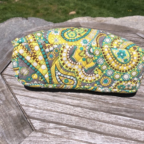 Vera Bradley bag Gabby and lemon parfait. - Picture 3 of 8